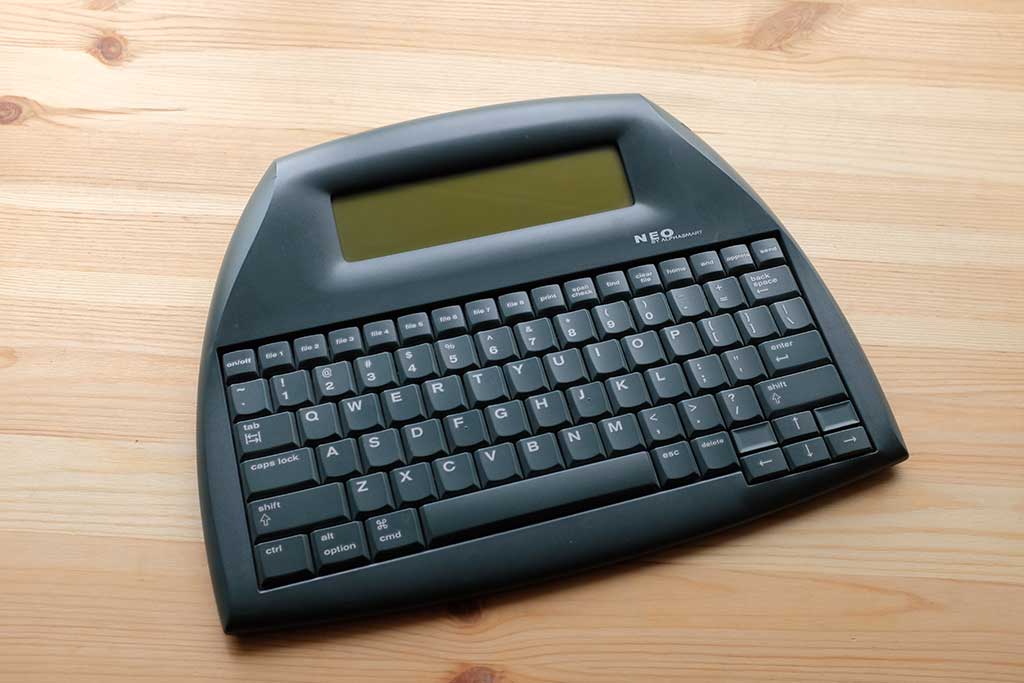 Alphasmart Neo and Neo2: A Blast from the Past for Today’s Writers